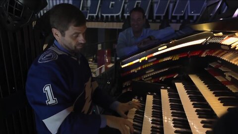 Lightning organist brings the thunder