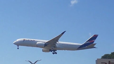Airbus A350 PR-XTC na aproximação final antes de pousar em Manaus vindo de Guarulhos