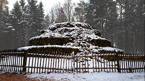 Snow Walk To The Stone Pyramide - ASMR Virtual Winter Forest Walk Nature Sounds Snow No Music