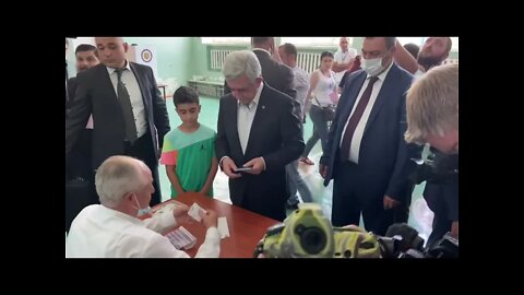 Former Armenia PM's Put On Show For Journalists While Voting