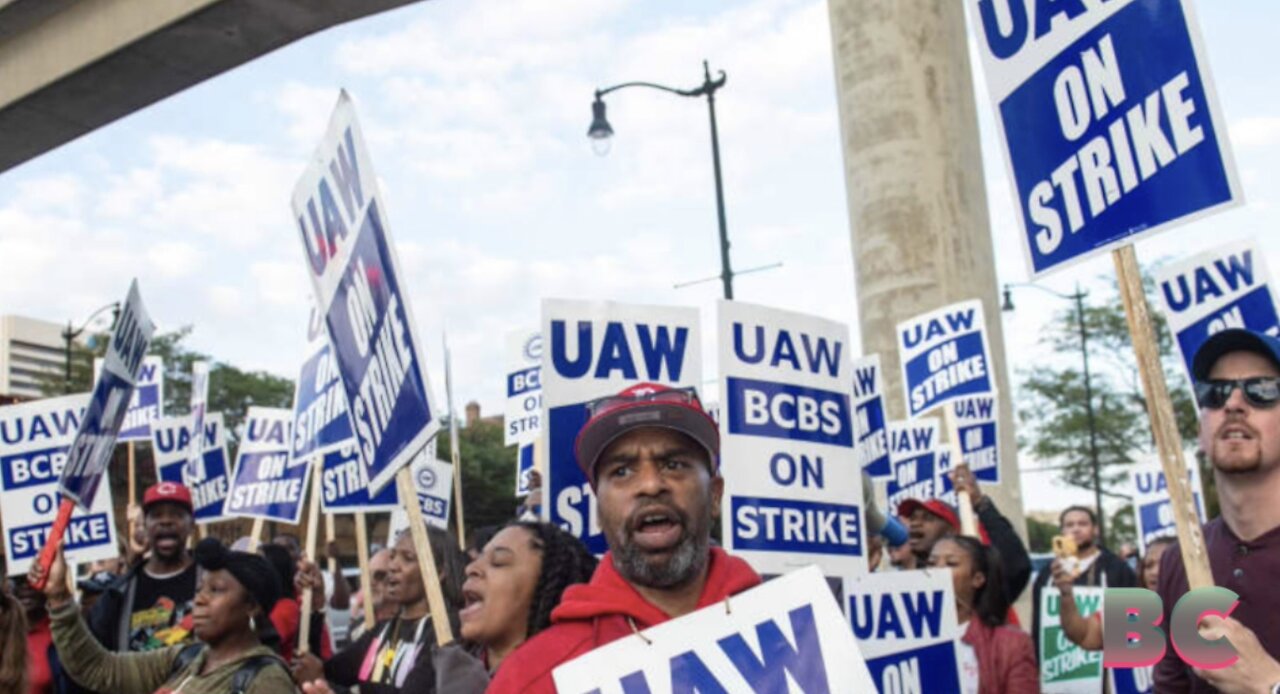 White House team going to Detroit to help resolve UAW strike