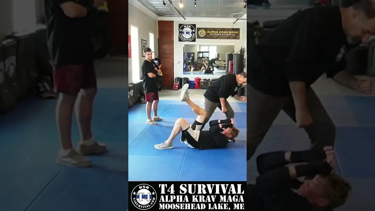 Passing to strike while standing #selfdefense #kravmaga #mma #martialarts #groundfighting #fight