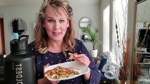 Ursula's Pizza Mukbang !