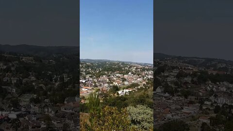 Curta a vista maravilhosa do alto de Campos do Jordão