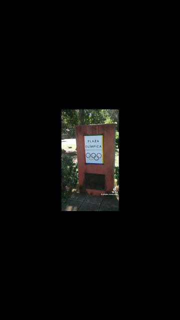 Sleepy Julian in Plaza Olímpica, Villa Morra, Asunción, Paraguay