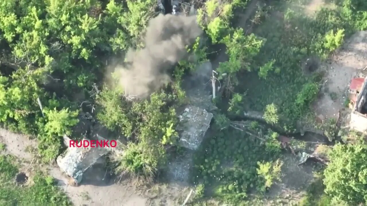 Russian & Allied Artillery Hammering Ukrainian Positions & Personnel In The Area Of Peski