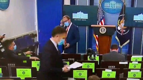 @jonkarl must have discovered that C19 can only spread in WH briefing room when the cameras are on!