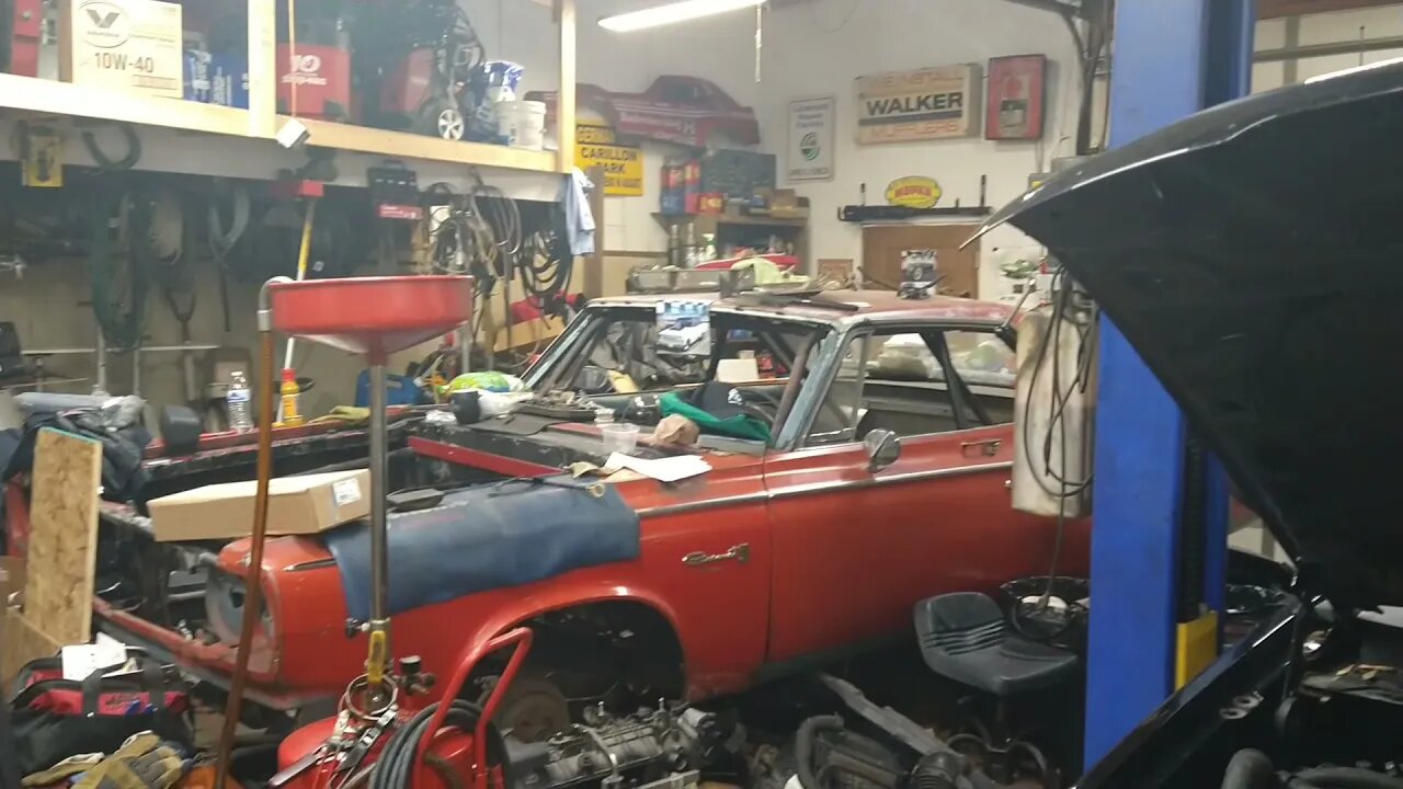 pulling out the 5.3 avalanche engine live in the shop