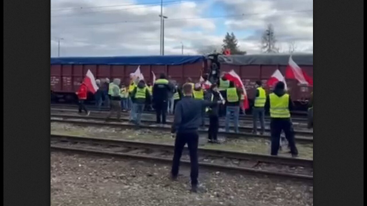 Polish farmers block grain trains from Ukraine