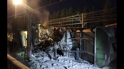 Passenger train with over 300 passengers onboard collides with freight train in Russia’s Murmansk