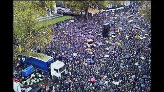 Preparing for PM: Farage Appeals to Muslim Voters & Rural Farmers as 10K Protest Land Grab