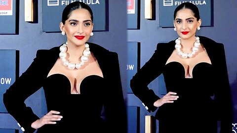 Sonam Kapoor Dazzling Entry in all Black Outfit At Jio Mami Mumbai Film Festival 😍🔥📸