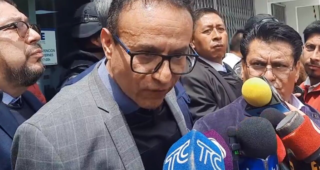 ECUADOR. Zurita en Fiscalía mientras acusan a los bancos de Lasso y Noboa de lavado de dinero