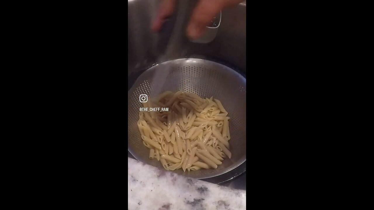 How to make creamy Alfredo pasta