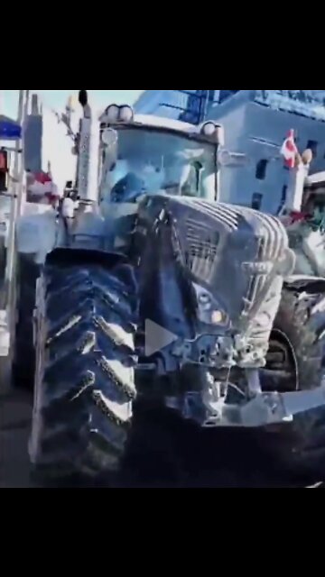 Canadian Farmers Protesting in Solidarity with the Truckers