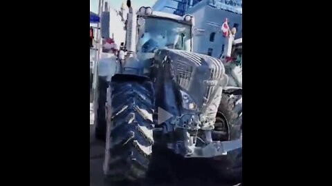 Canadian Farmers Protesting in Solidarity with the Truckers