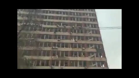 🇺🇦 Graphic War 18+🔥B@mbed Building Air Strike Putins War Planes in Mariupol, Ukraine #Shorts