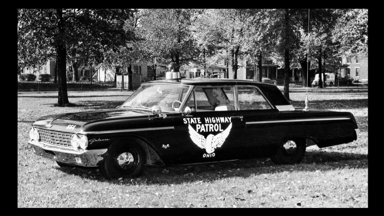 Police in four counties sight UFOs: Ohio State patrolman David McCurry's eyewitness testimony, 1962