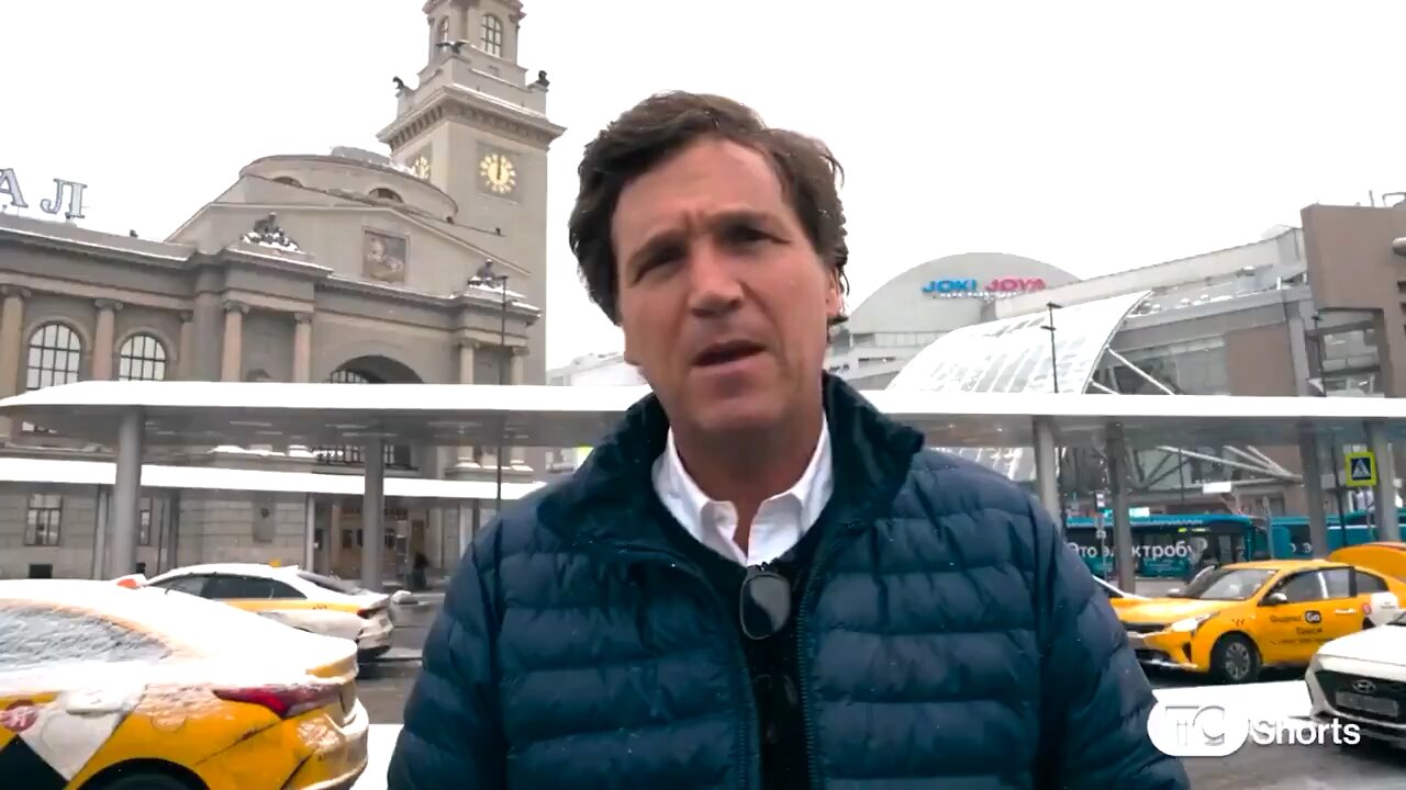Tucker Carlson compares a subway in Moscow to those in America.