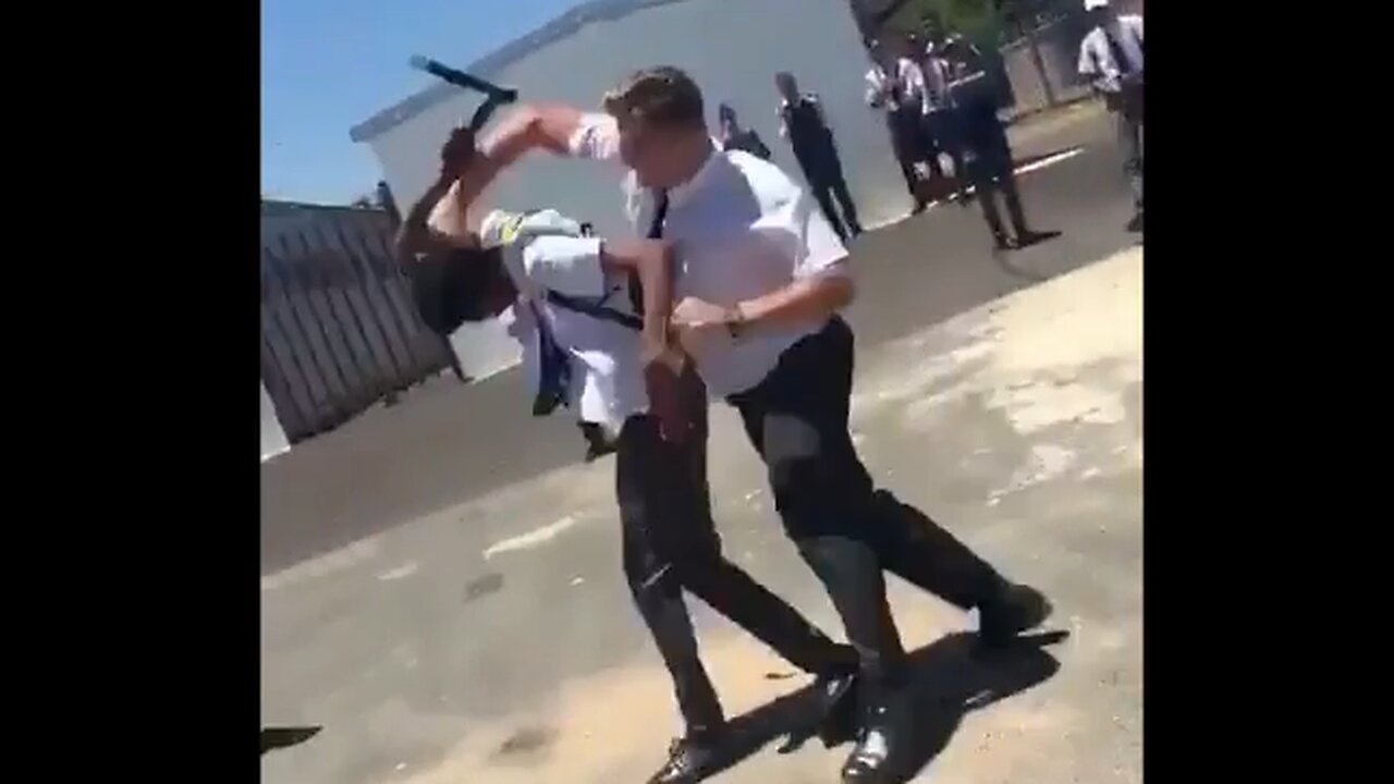 Brutal Fight Compilation - HaloNews