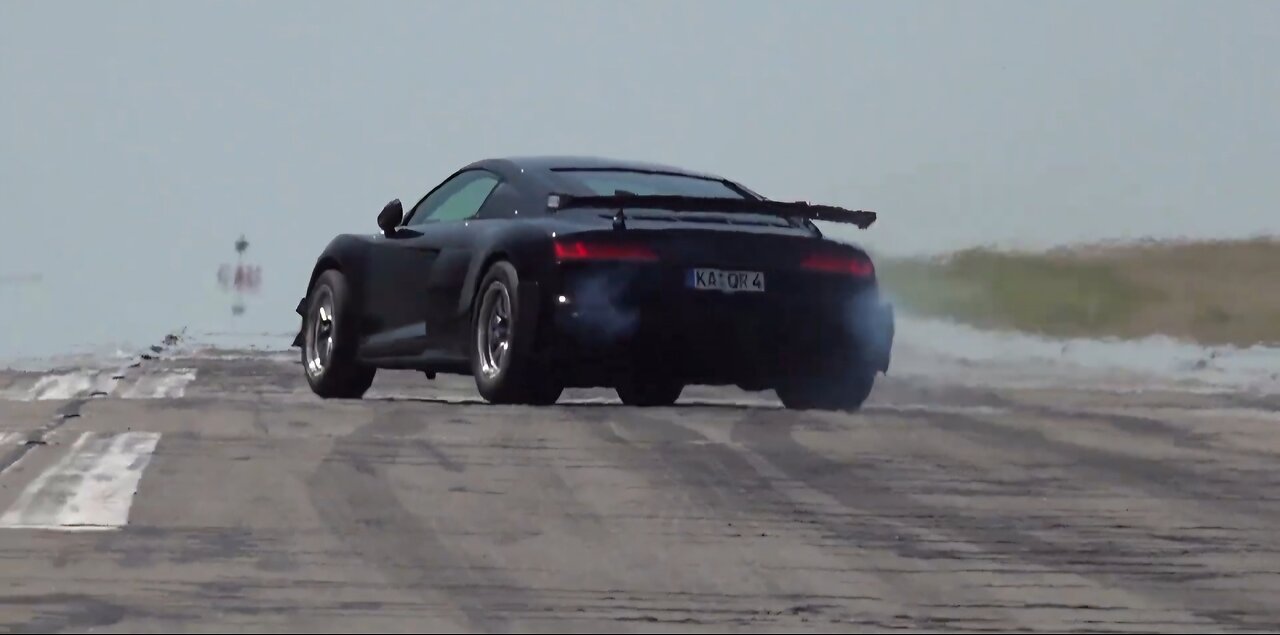 2000HP R8 loses control