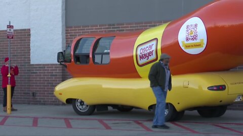 A look at the lives of the "hotdoggers" behind the Oscar-Mayer "Weinermobile"