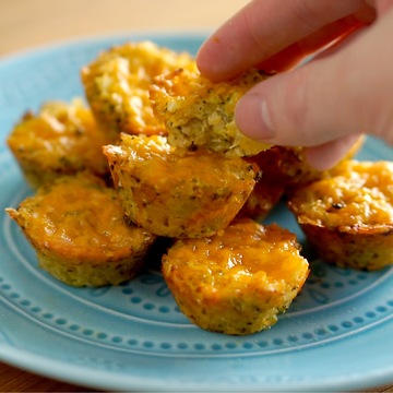 Broccoli Cheddar Quinoa Bites