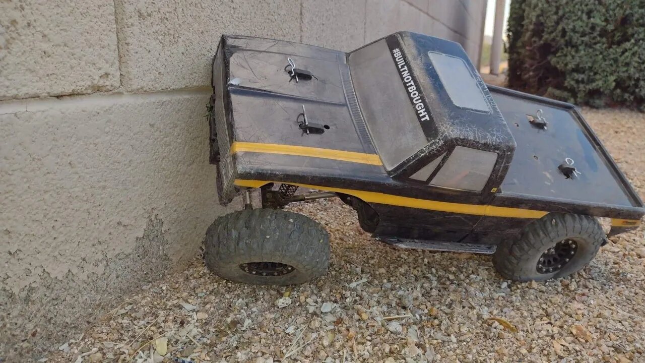 Custom crawler can climb walls!