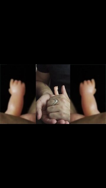 WHAT is in my hand?!