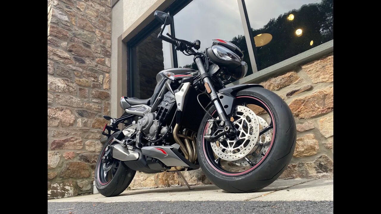 20 Triumph Street Triple RS T990186