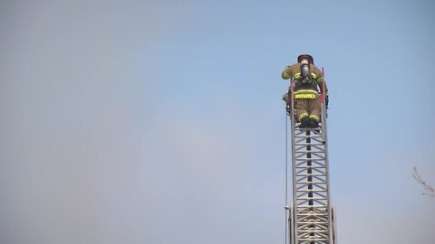 Live capture of Legacy Crossing apartment complex fire