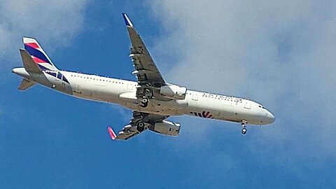 Airbus A321 PT-MXQ vindo de Manaus para Fortaleza