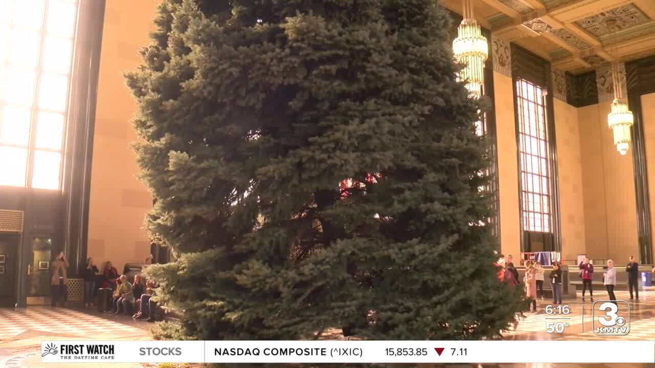 Omaha's official Christmas tree makes its way to the Durham Museum