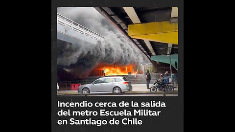 Se produce un incendio cerca de una estación de metro en Santiago de Chile