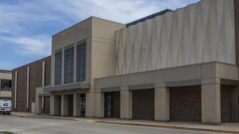 Wauwatosa buys vacant Boston Store at Mayfair Mall for $3.95M