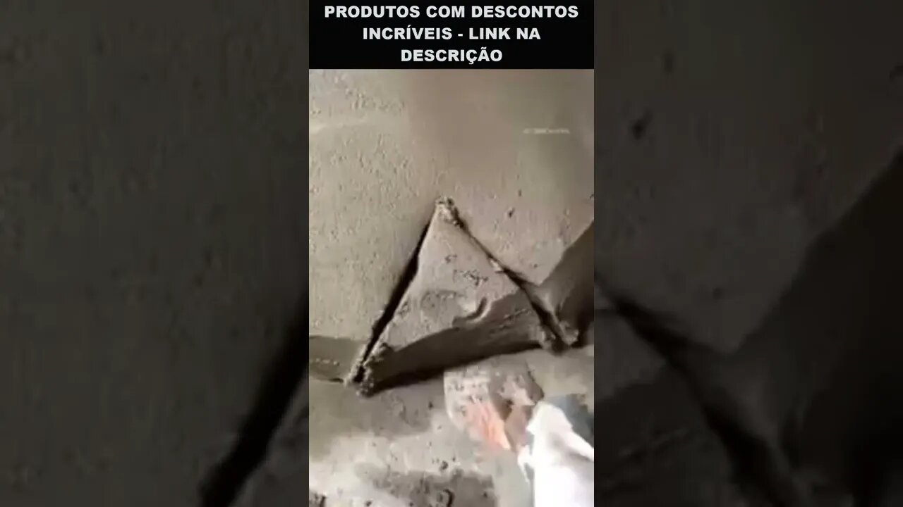 é só o patrão sair que os peões ficam criativos 😂😂😂