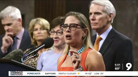 Sen. Kyrsten Sinema switches from Democrat to Independent