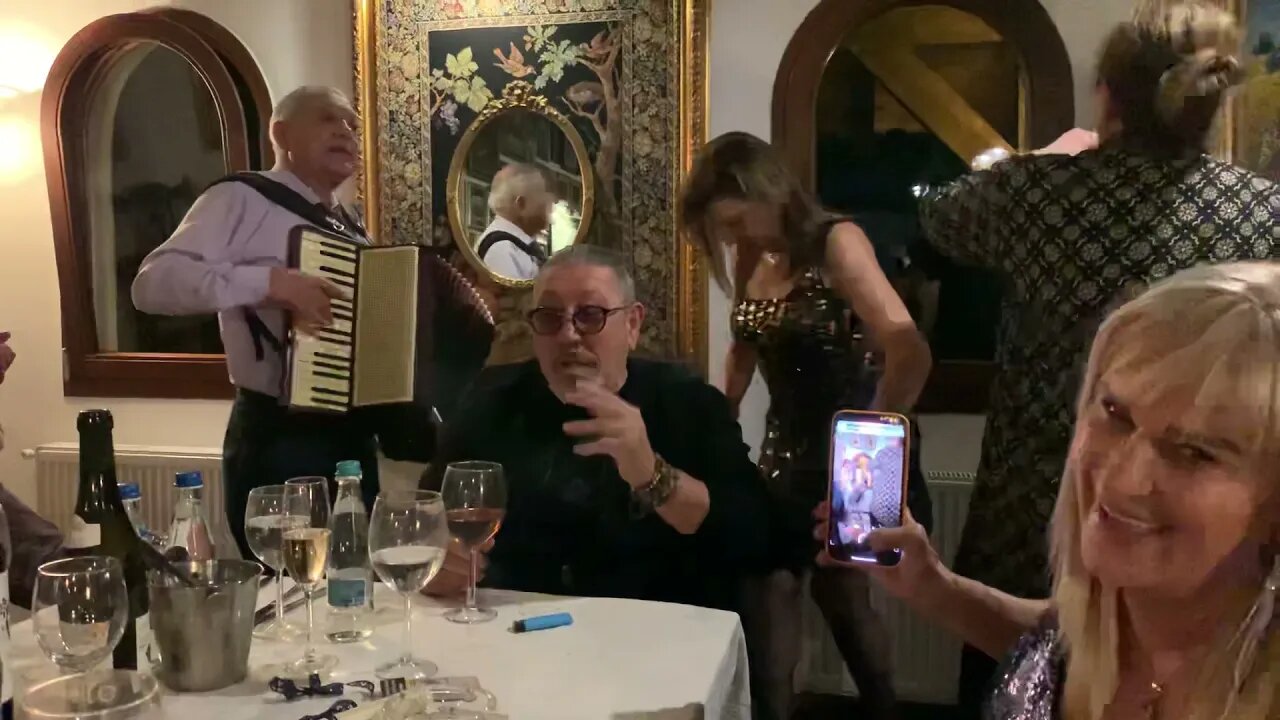 Serghei Mizil râde și joacă @Revelion 2022