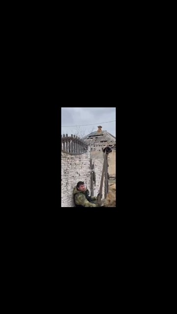 Chechen forces tease the enemy with a helmet on a stick