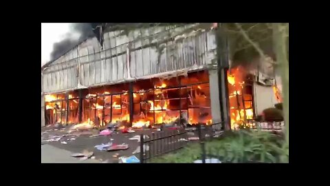 SA Riots ( Chinastore Petermaritzberg engulfed in flames )