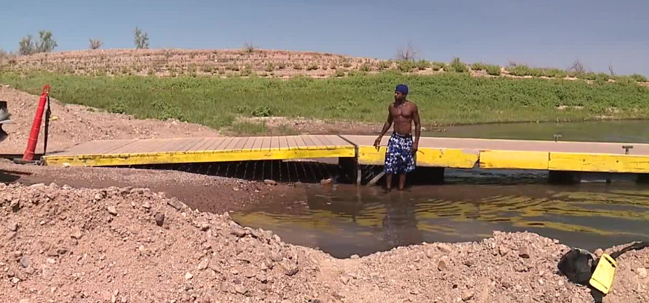 Low water levels at Lake Mead raise concerns among visitors