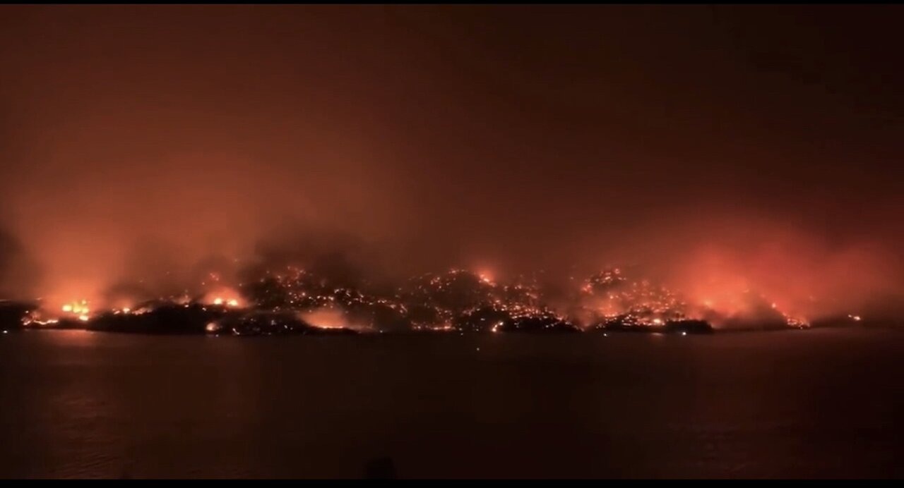 Fire in Canada is so big it has no beginning nor end