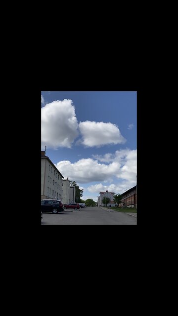 GIANT UFO SHIPS CLOAKED IN CLOUDS☁️🛸BIGGER THAN A HOUSE🌤️☁️🛸☁️