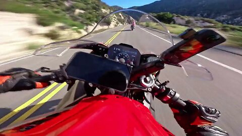 Chasing Ducati V4S Streetfighter Black Stealth