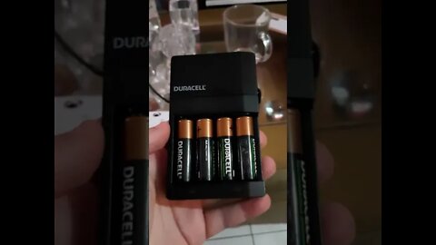 Carregador de pilhas DURACELL o melhor custo benefício