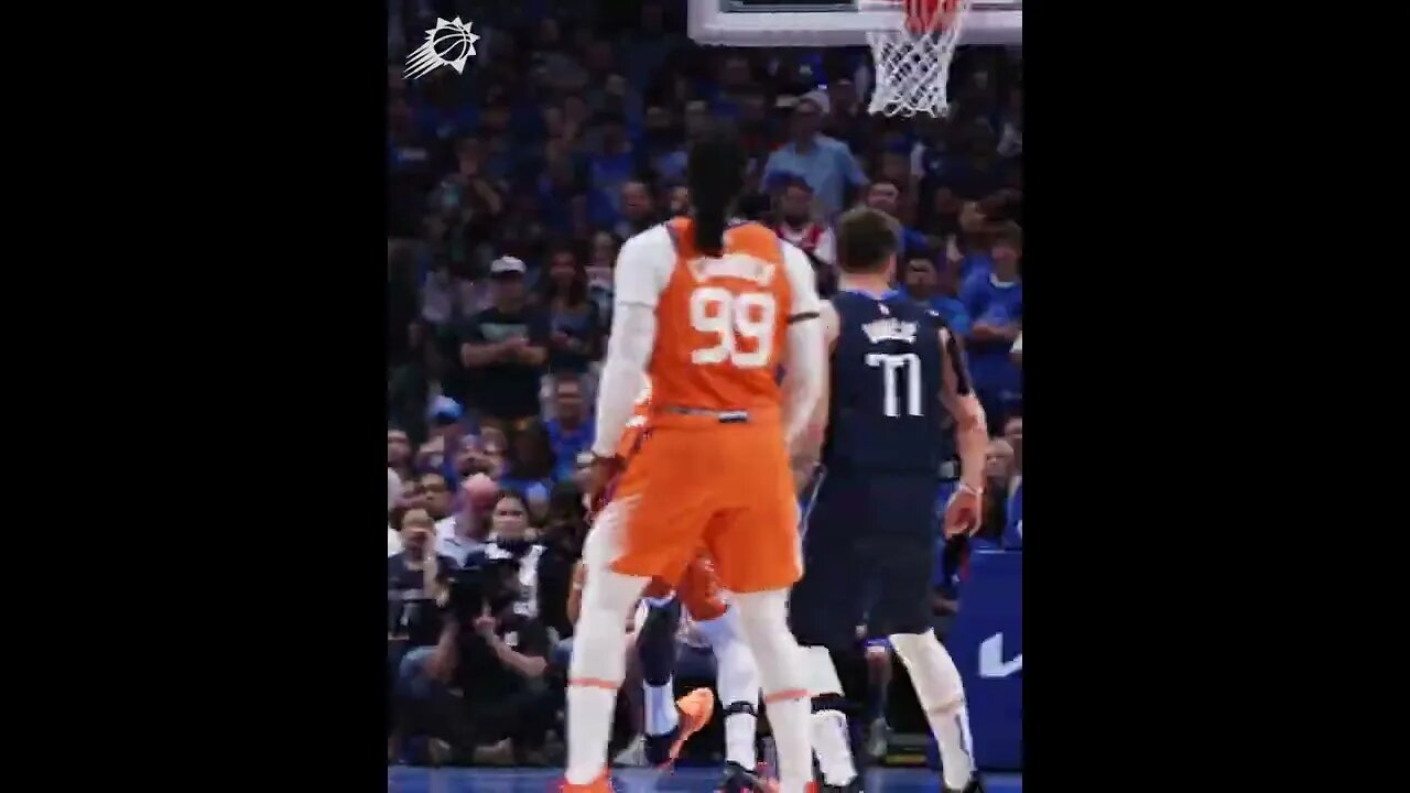 Chris Paul Connects with D'Ayton