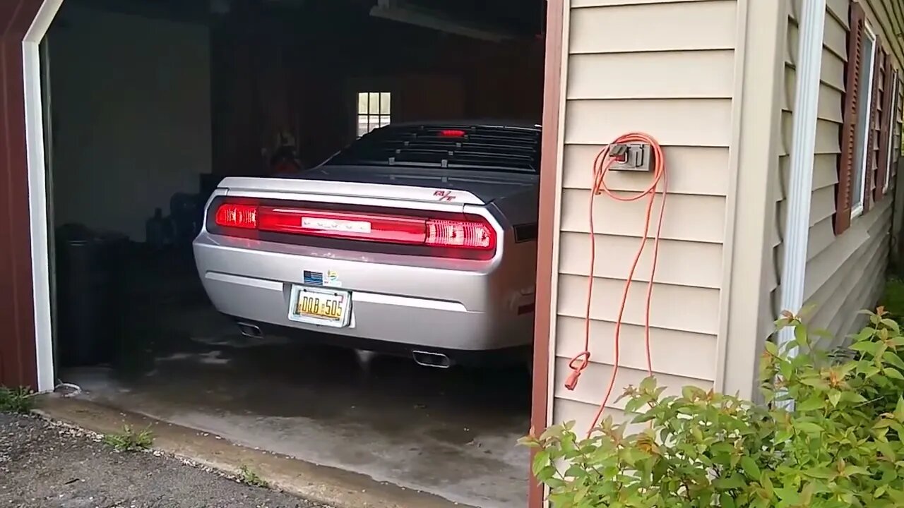 2012 Dodge Challenger (Cold Start)