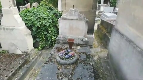 Visite guidée (foireuse 😂) du cimetière de Montmartre ✝