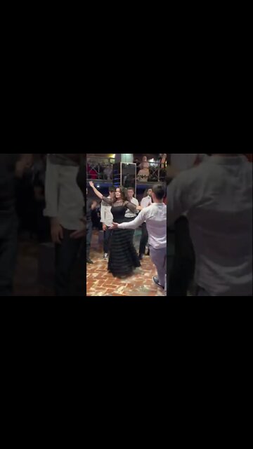 ЗАЖИГАТЕЛЬНЫЙ ЛЕЗГИНКА 🔥 КРАСАВИЦА ТАНЦУЕТ НА СВАДЬБЕ 🔥