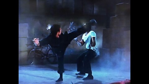 Cross kick Studio Films Bruce Lee Side kick in back Alley way of the Dragon
